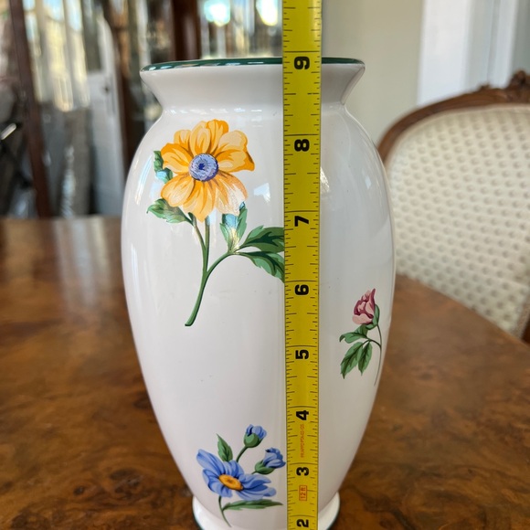 Tiffany & Co. 1999 Portugal Sinatra Pattern 9” Floral Vase - Picture 5 of 7